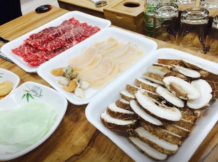 생생정보 믿고 떠나는 스타의 고장 가수 김범룡 전남 장흥 맛집 삼합요리원조 정남진한우식당