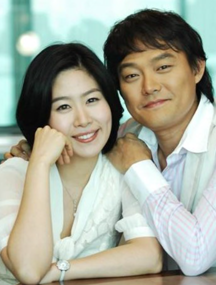 김용림 며느리 김지영과 아들인 배우 남성진의 다정한 부부 사진