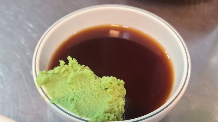 회포풀자-밑반찬-와사비-간장