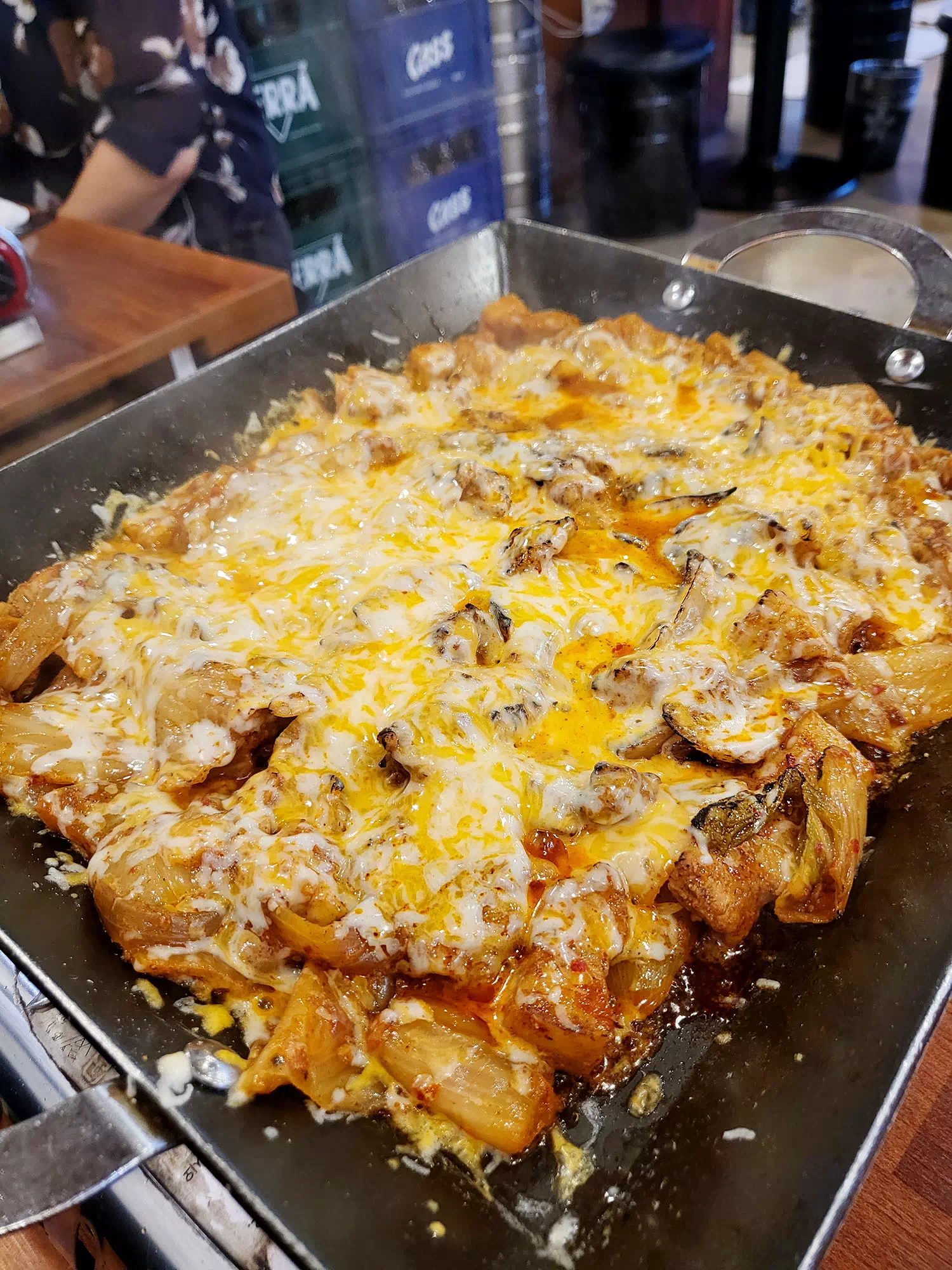 치즈가 가득한 돼지 김치구이