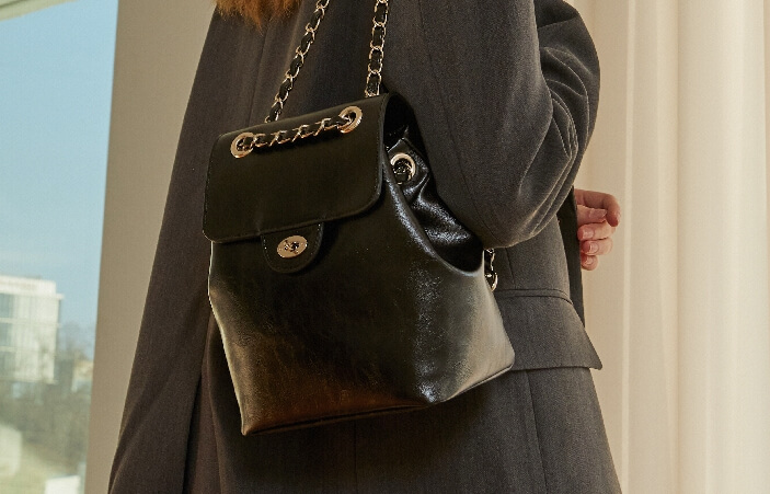 백팩의 실용성과 다양한 스타일링