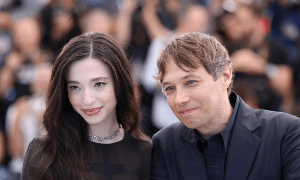 영화 아노라 정보&amp;#44; 총평&amp;#44; 결말(스포주의) 마이키 매디슨과 감독 션베이커 사진