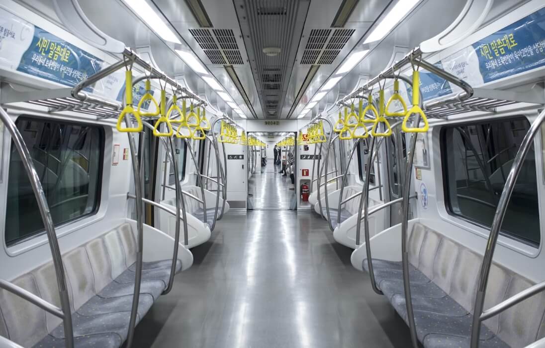 서울지하철 내부