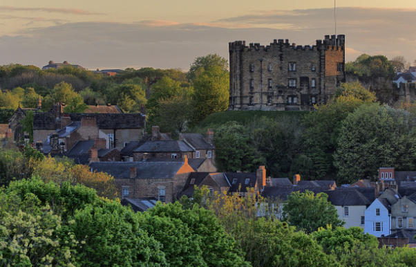 비 내린 비수기 여행지에서 만난 뜻밖의 아름다움