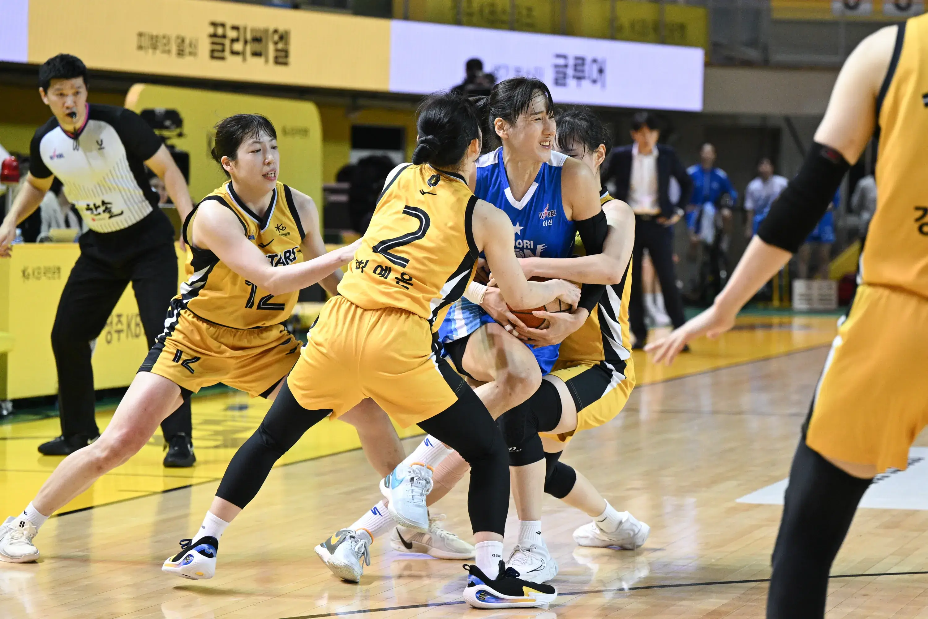 여자프로농구 우리은행 4년 연속 챔피언결정전 진출