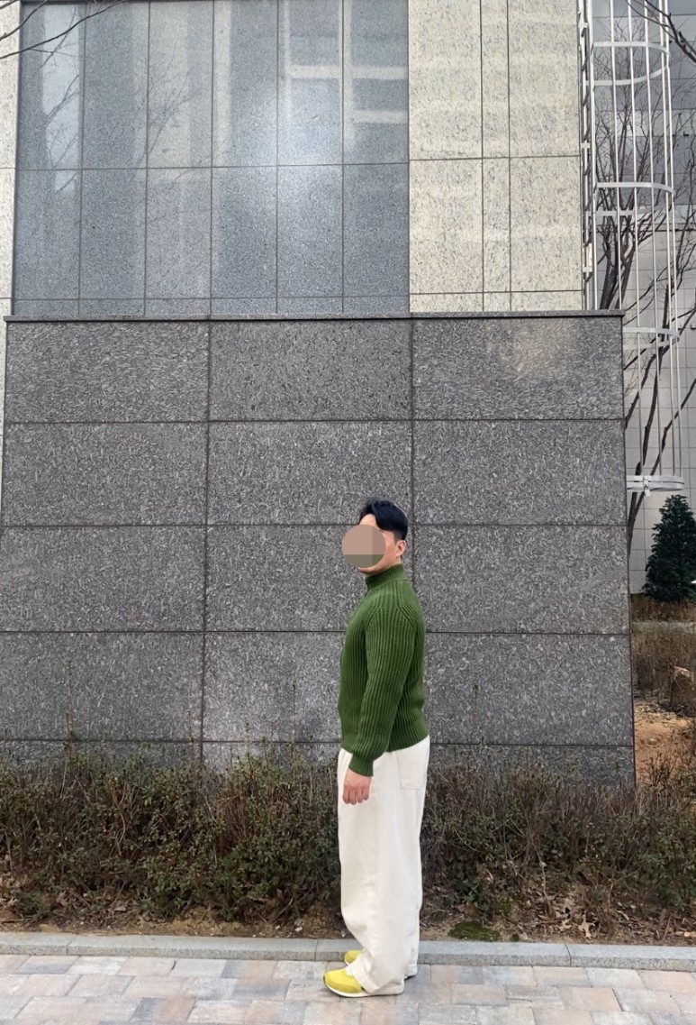 데일리룩(2024. 3. 17.)르마드 LEMARD 하이넥 니트 집업 카디건, 무신사스탠다드 무신사 데님 와이드 벌룬 팬츠, 나이키 와플 트레이너 2 SD 옐로우 스트라이크