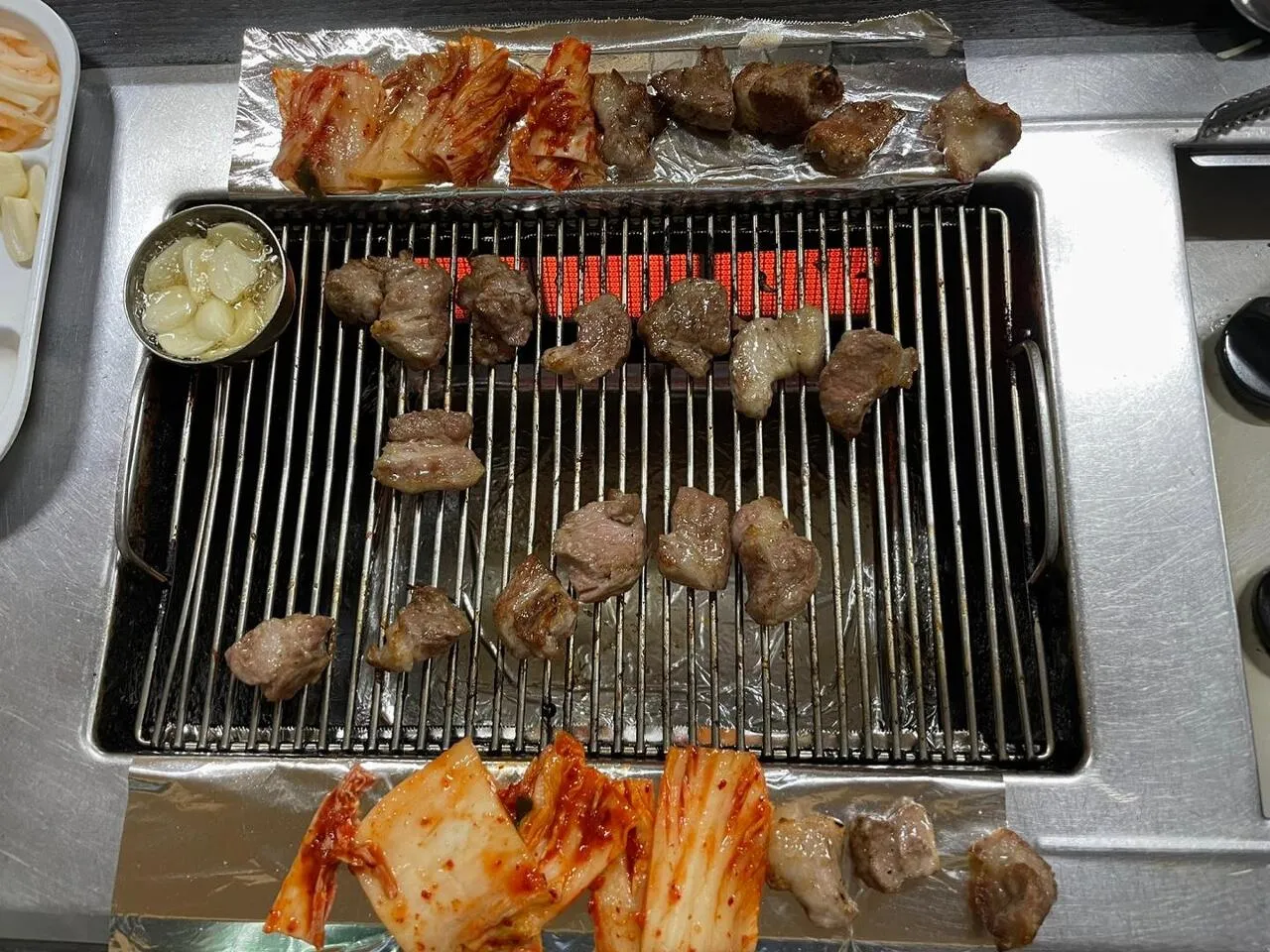 충무로-뚱보식당-목살-통구이-김치
