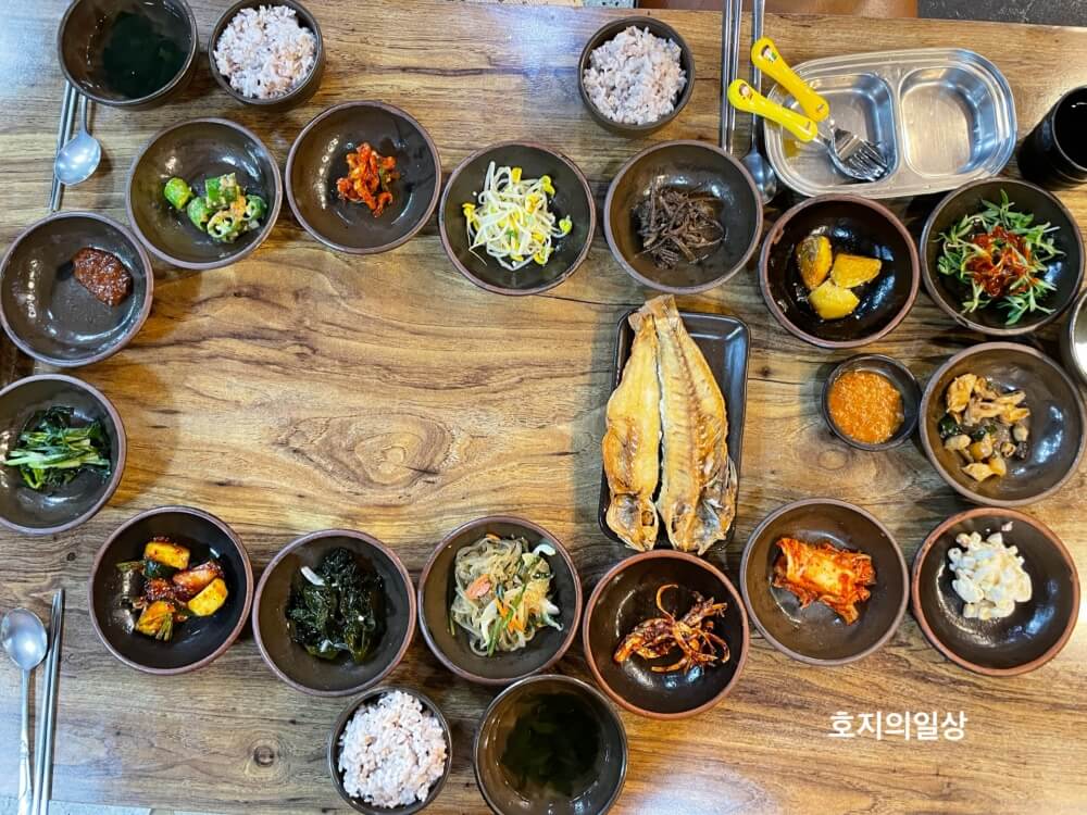 제주 백반 맛집 안거리밖거리 - 추가된 잘튀겨진 옥돔구이