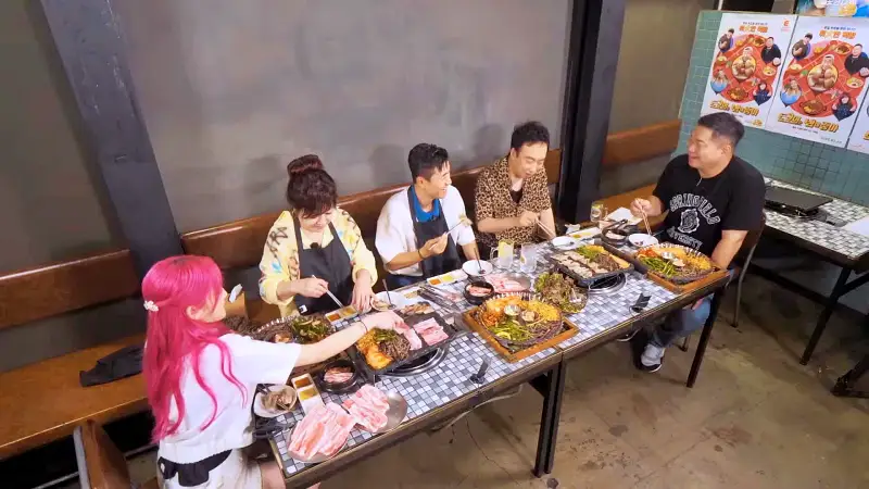 토요일은 밥이좋아 레트로 열풍 냉삼 파채, 콩나물무침, 부추무침, 구워먹는 고사리에 냉동삼겹살 맛있는 식당 연남동 맛집 추천 토밥즈 방송정보