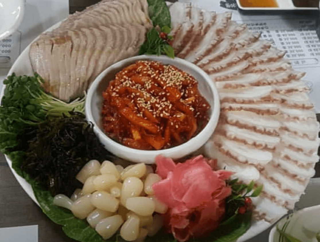 오늘N 위대한일터 문어보쌈 무어연포탕 맛집