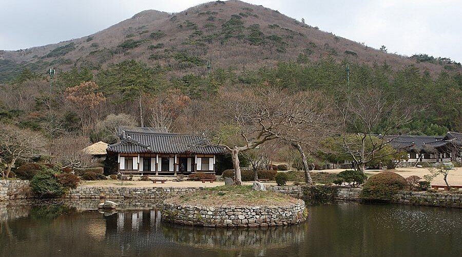 진도 운림산방에서 만나는 남도 산수의 결과 예술적 사유가 흐르는 고요한 산책