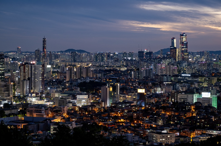 부동산 시장 둔화와 미분양 증가: 금리 인상과 시장 변화 속 정부의 대응 방안