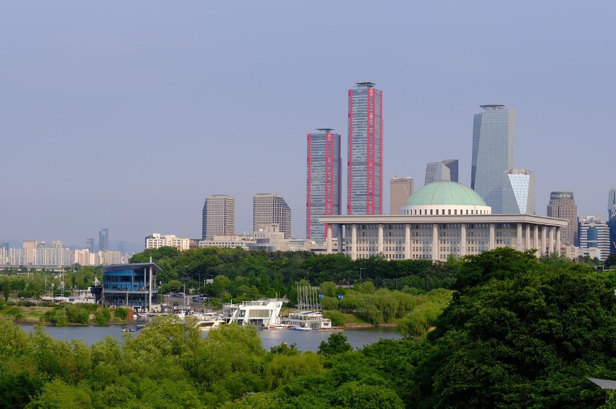 정부 주요 정책 및 지원금 정보 안내(국회 의사당)