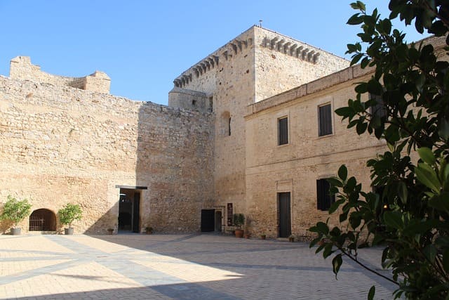 3. 방수 공사 시 고려해야 할 요소 &ndash; 재료 선택 및 시공 기준