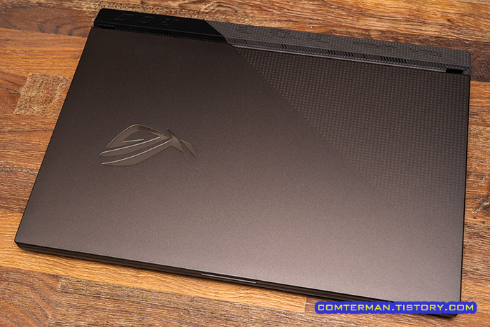 ROG Strix G17 G713QM 상판