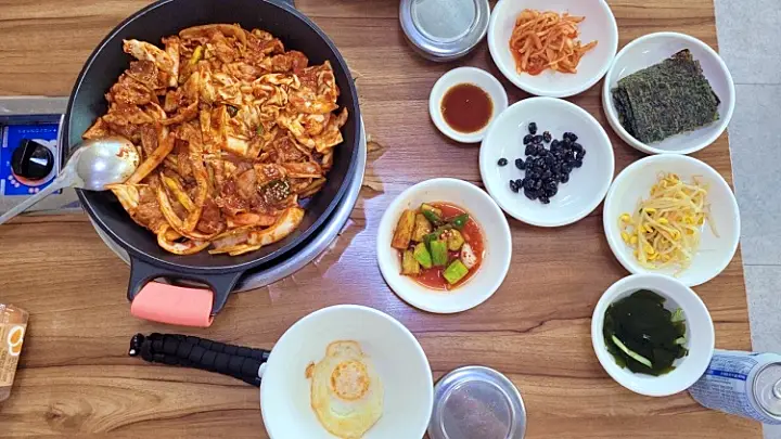 파주 탄현 신의한수 맛의결정타 30년 전통 제육볶음 돼지고기 두루치기 맛집 추천