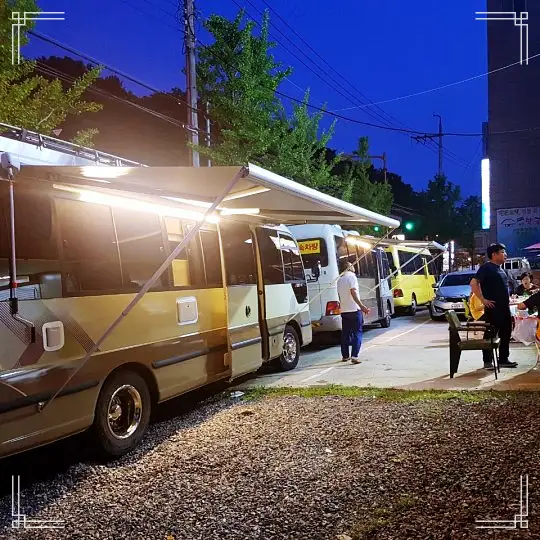 생방송오늘저녁 대둔산 나무 우드 캠핑카 제작 리모델링 공방 제작 의뢰 및 강좌 특강 추천