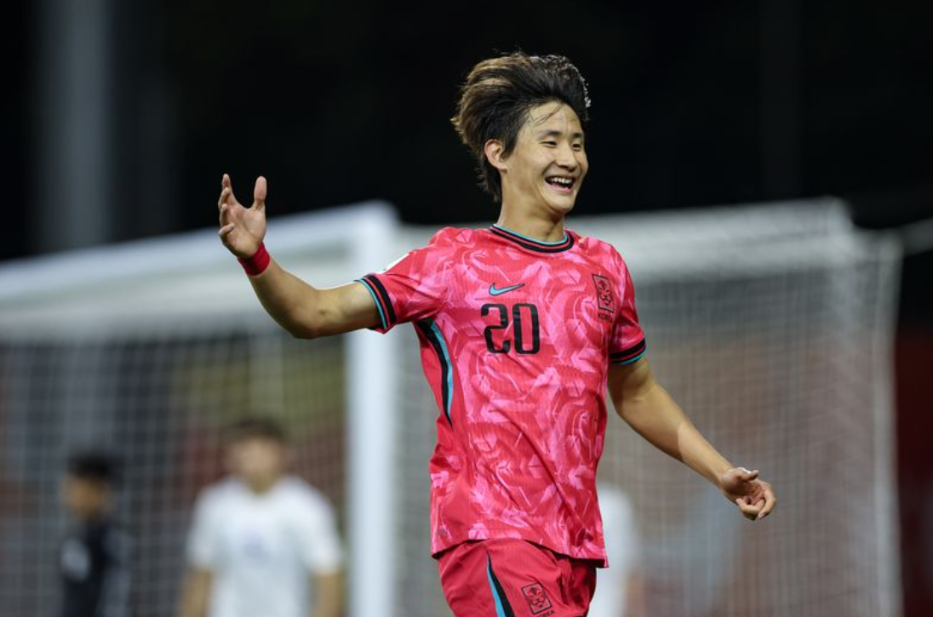 득점후 기뻐하는 신민하 선수