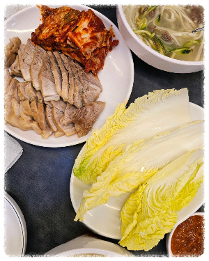 훼미리손칼국수보쌈