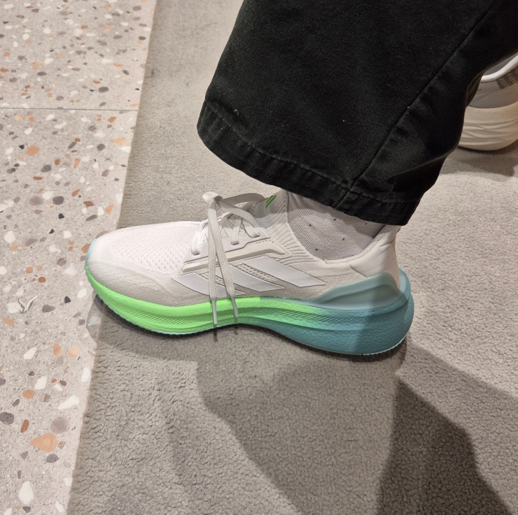 데일리 워킹화 추천 울트라부스트5 