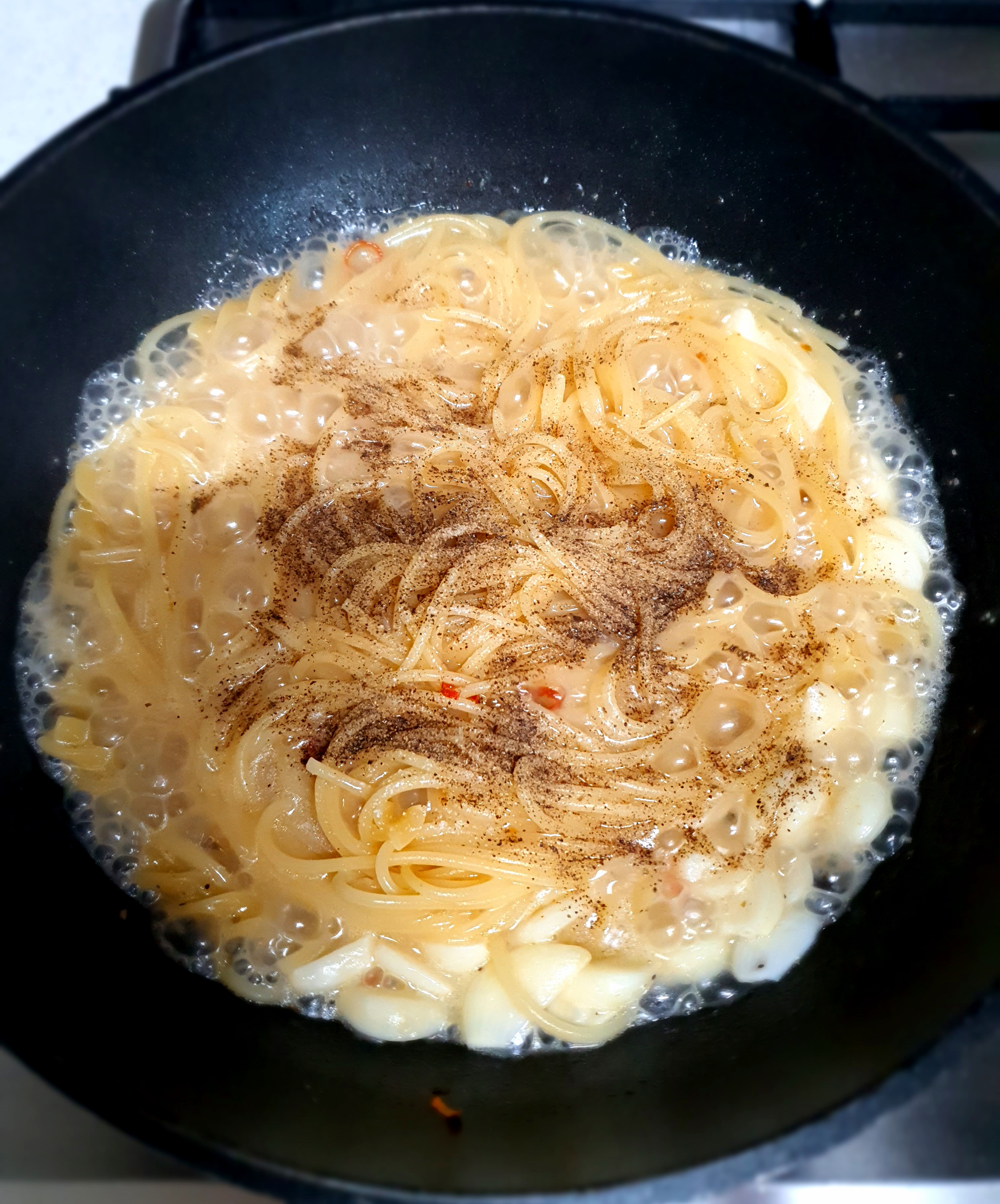 후춧가루를-많이-뿌려야-맛있어요.