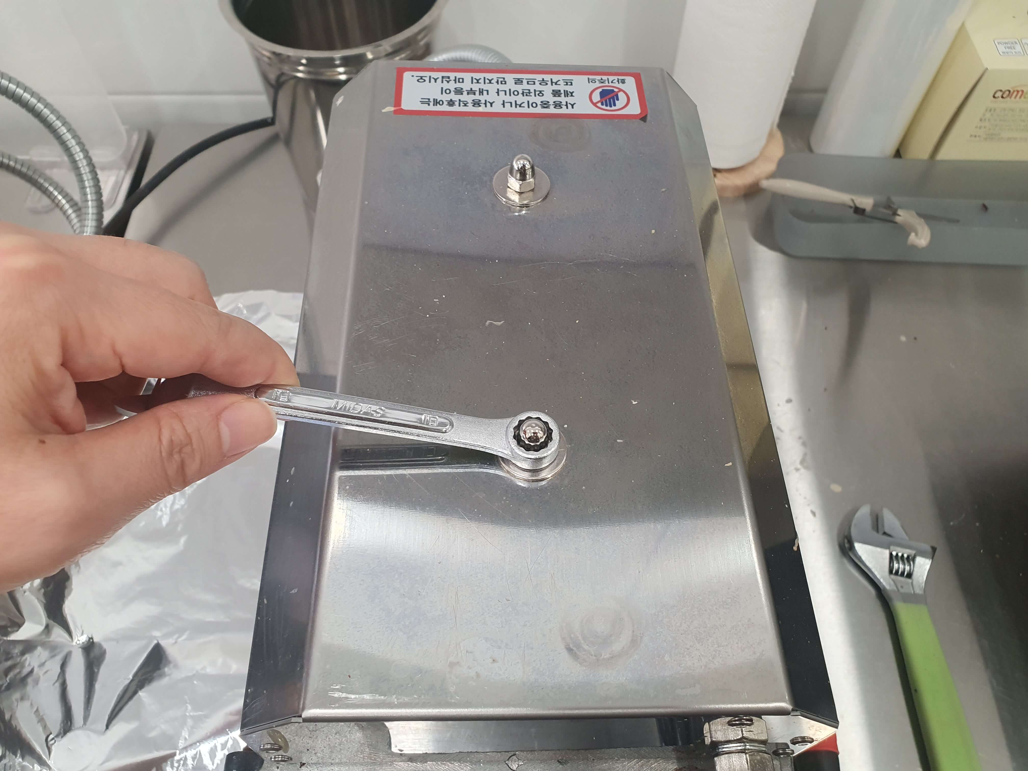 호두과자 기계 커버 분리 모습