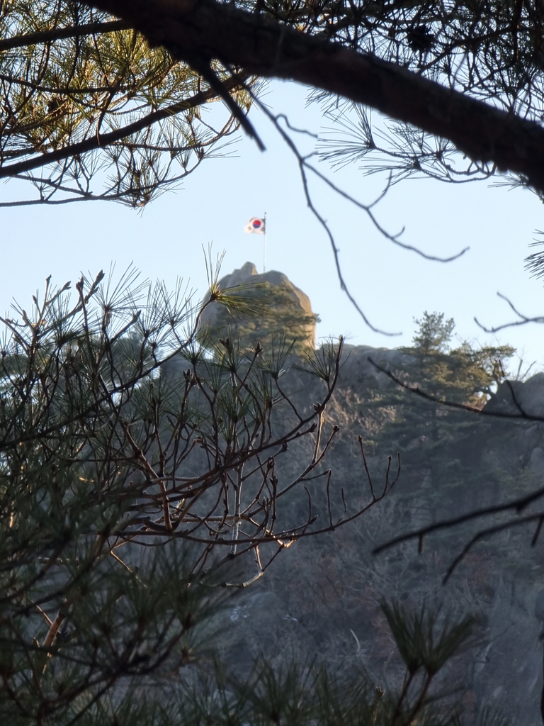 멀리 보이는 수락산 정상 주봉