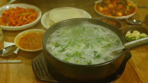 생생정보 우와한 식당 족발 삼총사 음식점 위치