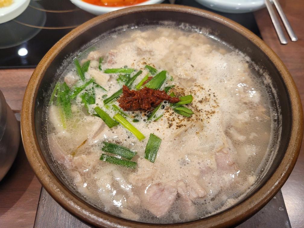 산더미미성돼지국밥 진국