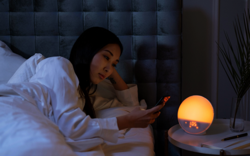 불면증으로-잠에-들지-못하는-이미지