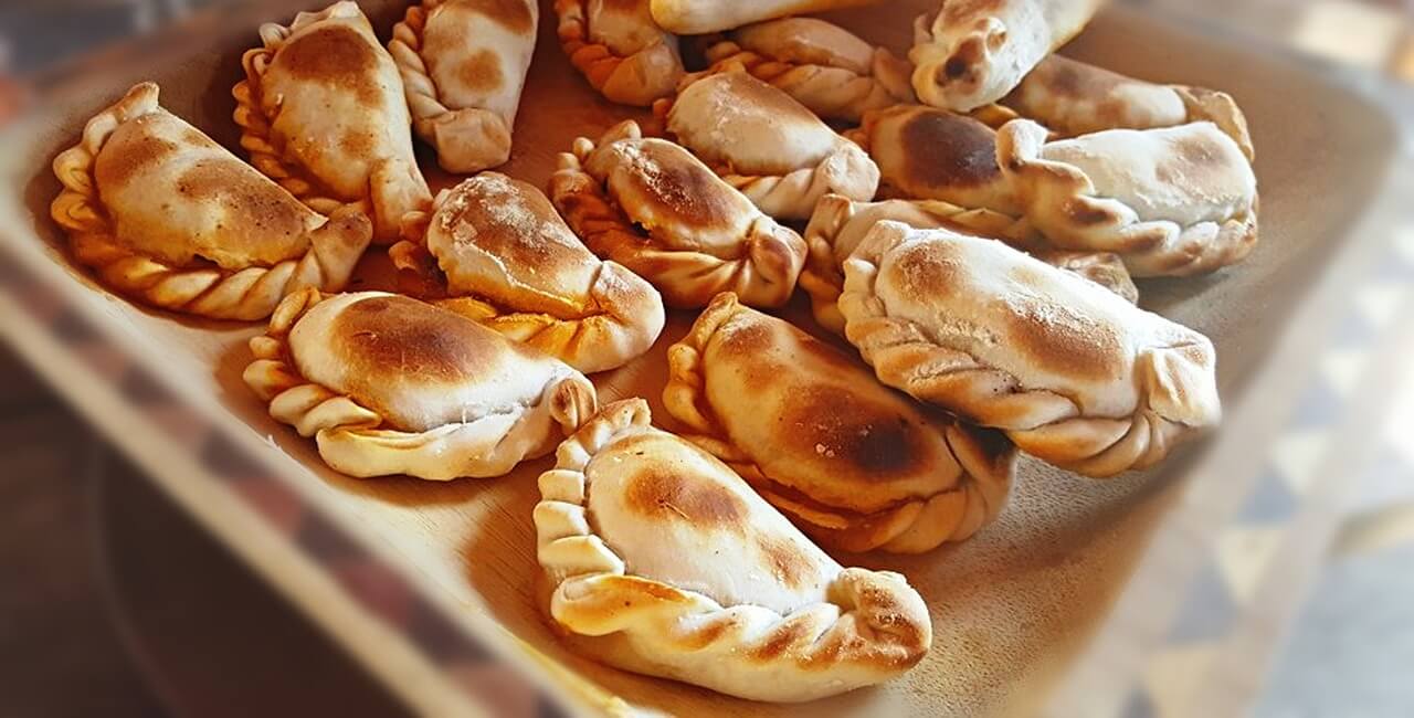 세계의 음식&#44; 그중 &lt;아르헨티나 음식 : 엠파나다(Empanadas)와 알파호레스 (Alfajores)의 매력&gt;