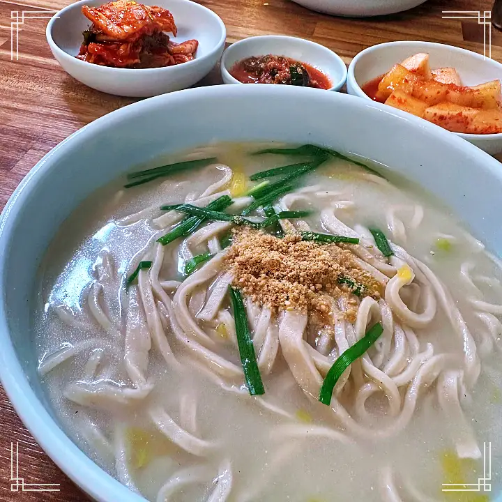 진심 가득 건강 담은 맛 경주 맛집 추천 생방송투데이 우리밀 칼국수 파전 도토리묵 오늘방송 고수뎐