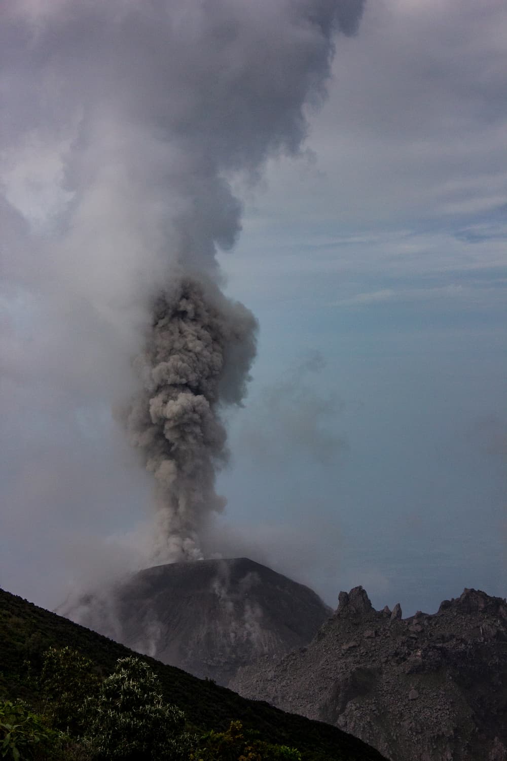 600년 만에 분화한 러시아 화산 모습