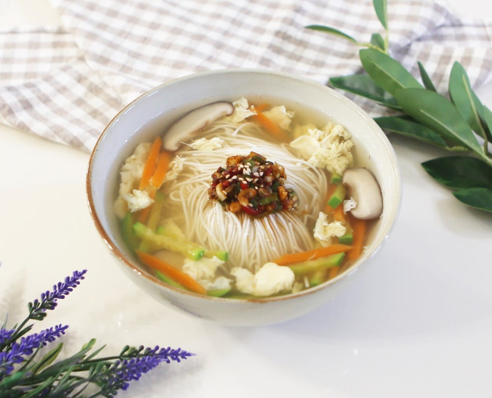 멸치육수 잔치국수