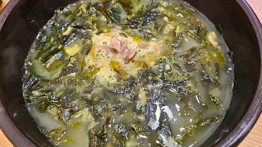 한우 씨래기국밥: 쌀쌀한 날씨에 딱!