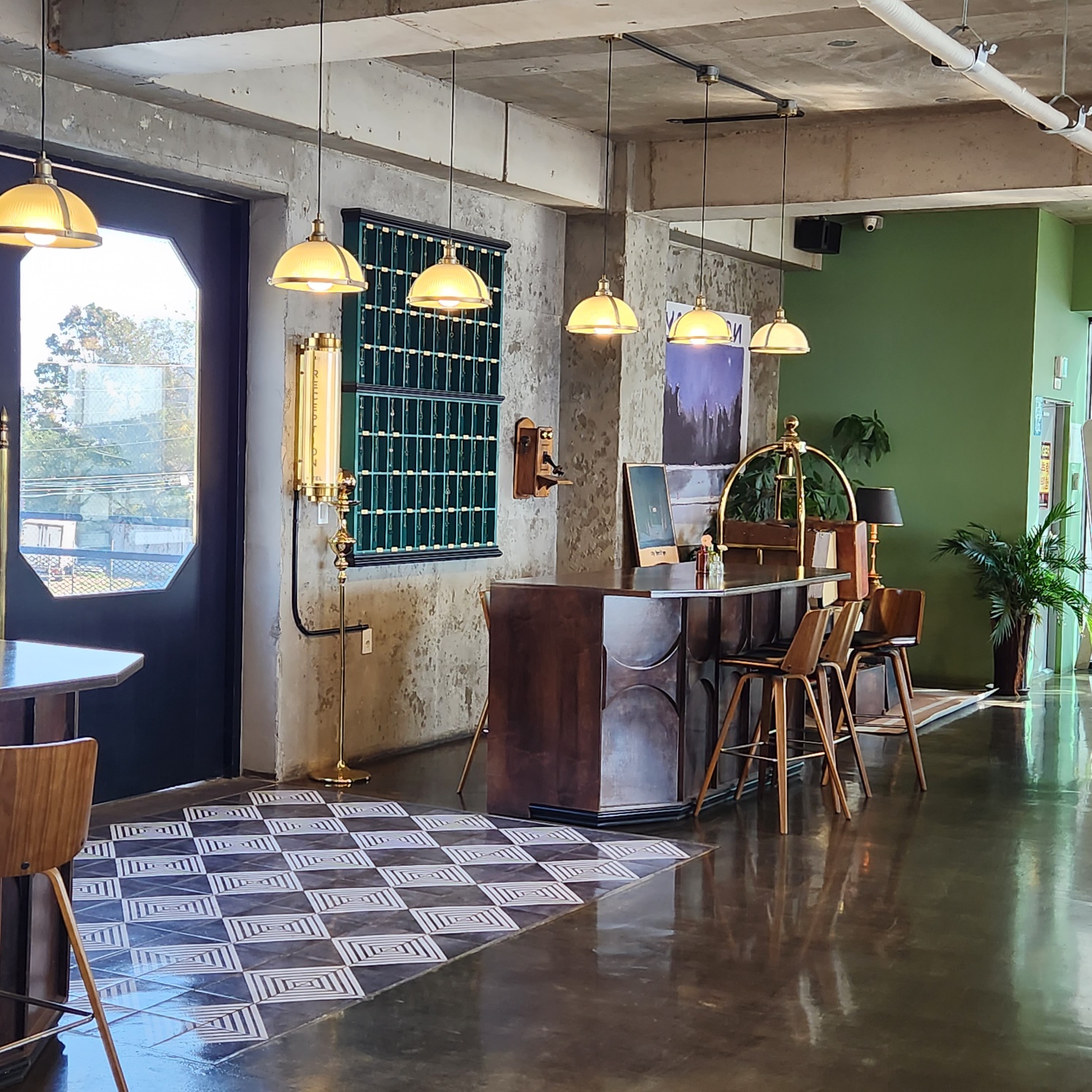 카페 내부 인테리어 사진