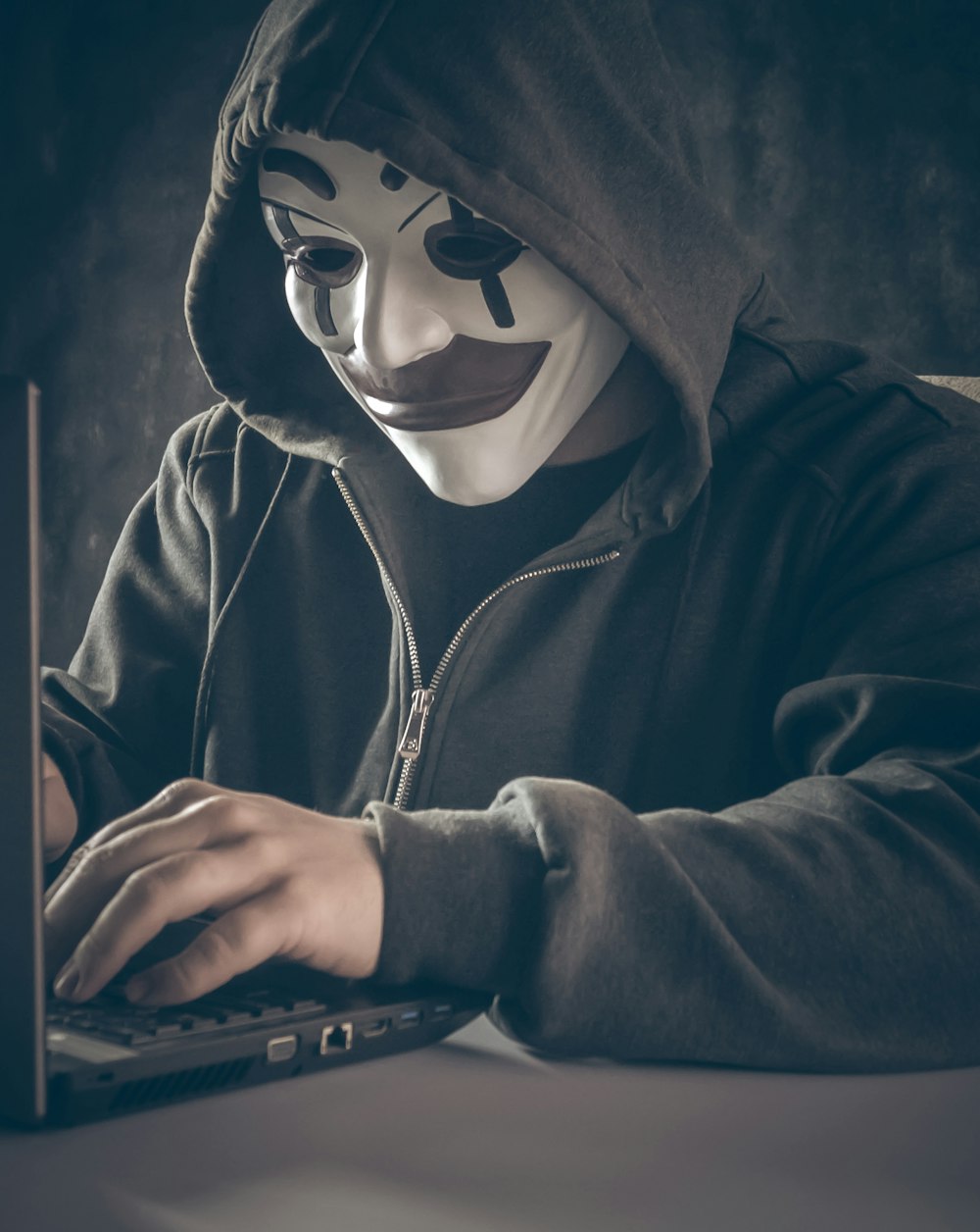 DDoS 공격 관련 이미지