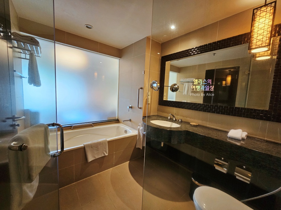 호텔 샹그릴라 탄중아루 코타키나발루 탄중 윙 씨 뷰 룸 (킹베드) 솔직 후기