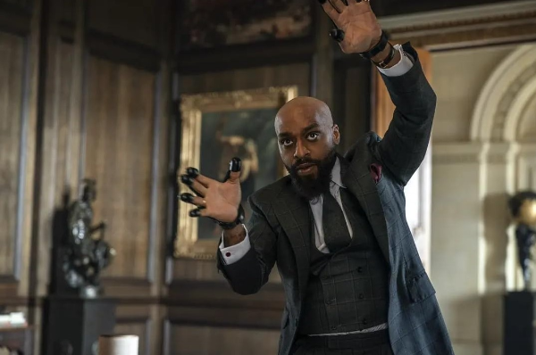 영화-인피니트-치웨텔-에지오포