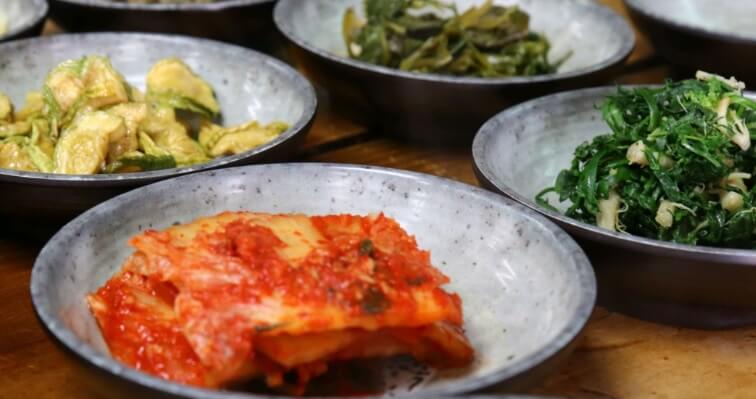 생방송투데이 인생식당 양평 40년 한결같은 손길 정성의 시골밥상 맛집 초가시골밥상