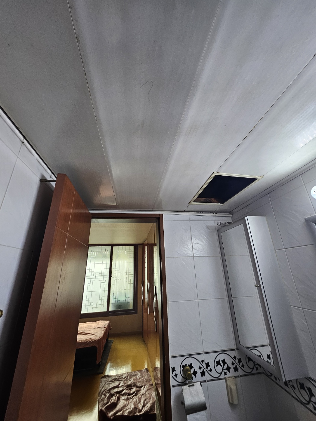 공사전 화장실 천장