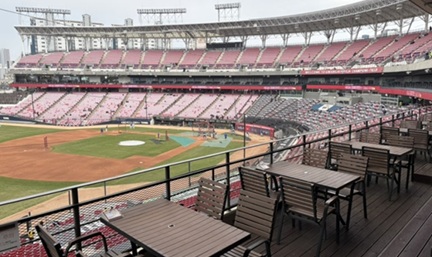 4층 비스트로펍의 전경