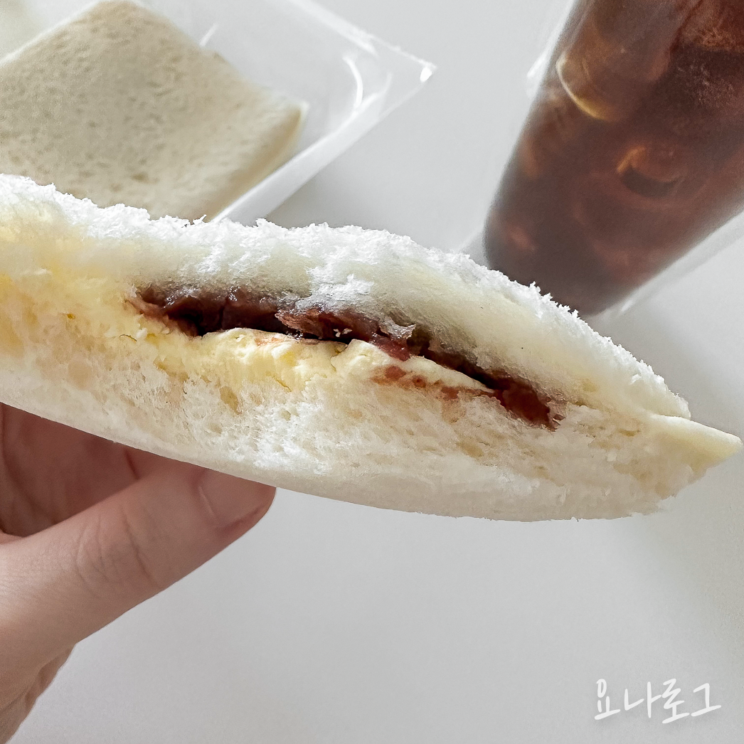 포켓몬 포켓몬빵 포켓몬빵시즌2 띠부씰 띠부띠부씰 포켓몬띠부씰 포켓몬띠부띠부씰 편의점간식 편의점빵 편의점간식추천 편의점빵추천 편의점신상 편의점신상간식 포켓몬앙버터샌드 피카피카달콤앙버터샌드 돌아온고오스초코케익 파이리의화르륵핫소스팡 이브이의솔티드피넛롤