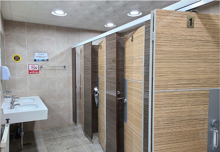 장호비치 캠핑장 화장실