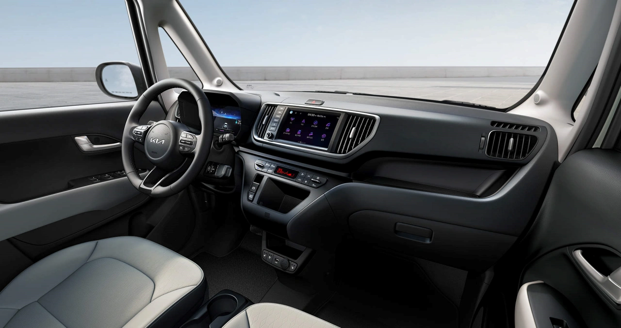 기아 레이 EV 1열 이미지