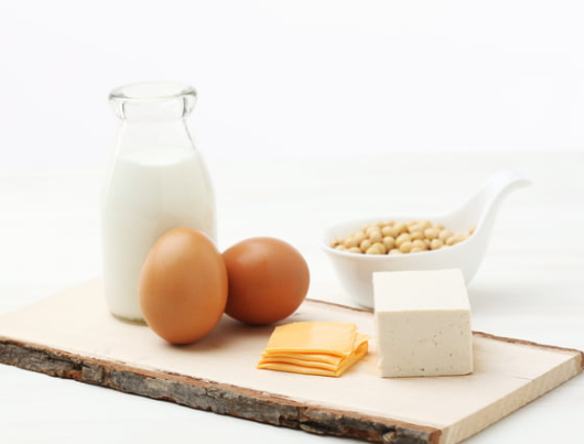 중년 단백질 하루 권장량 총정리! 체중 기준 계산법까지