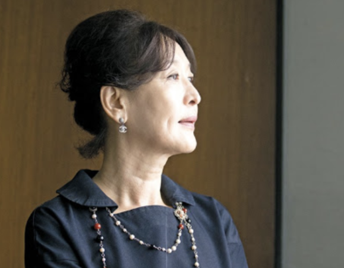 윤석화25
