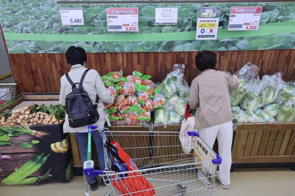 물가상승률 확대: 금리도 오를까? 소비자물가 2.6% 돌파와 한국은행 금리 결정의 상관관계 완벽 분석