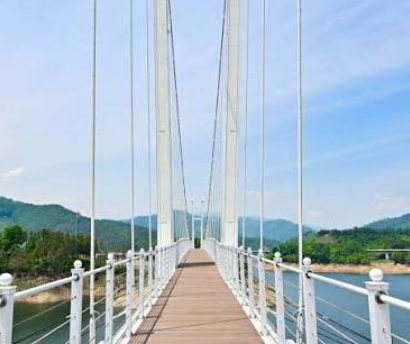 부항댐 출렁다리