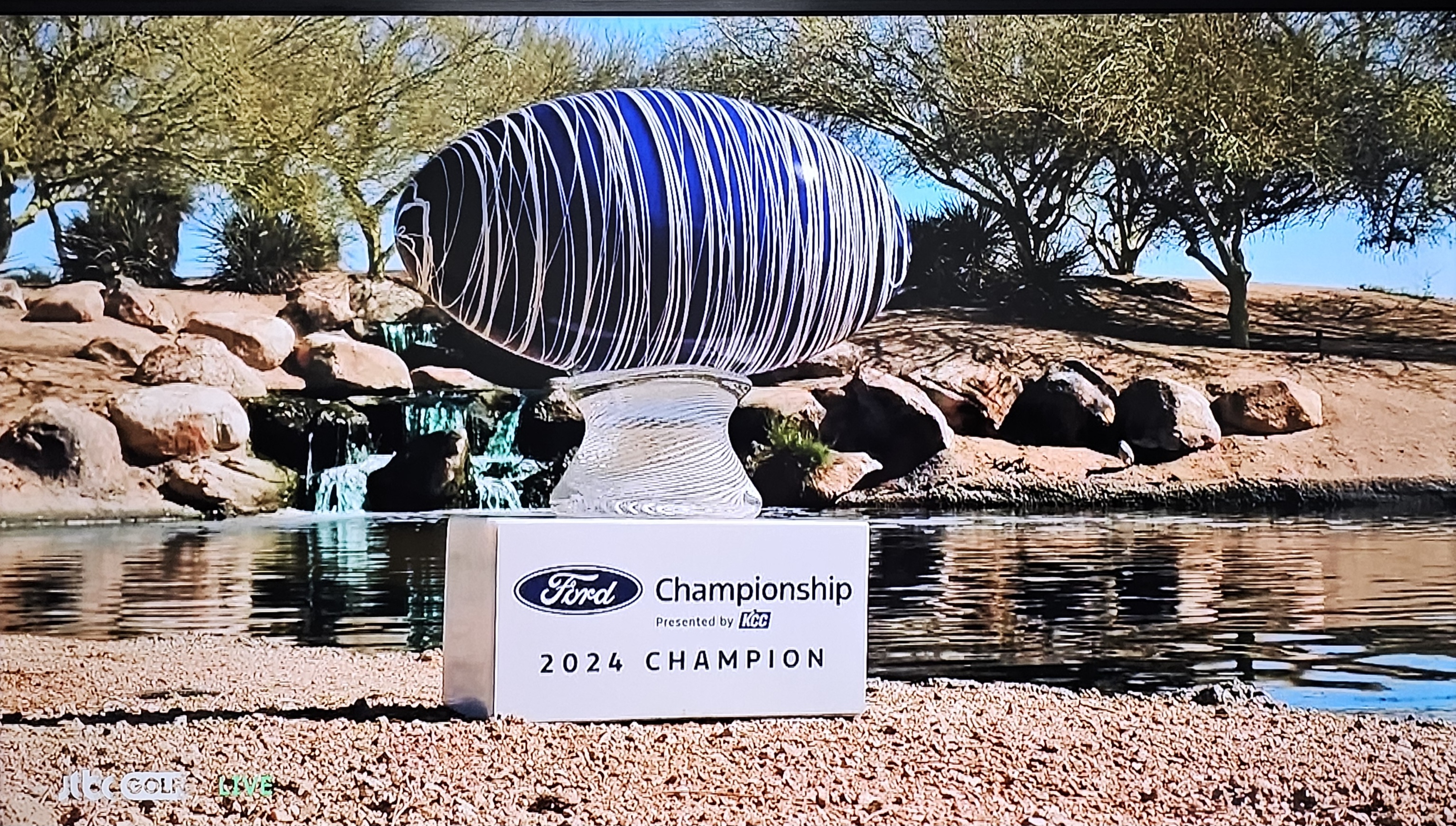 포드 챔피언십 프리젠티트 바이 KCC 우승 트로피